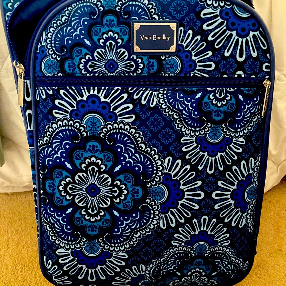 Vera Bradley overnight/carryon rolling bag